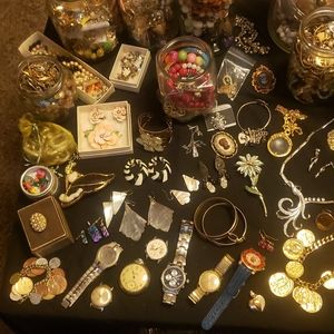 Lot's  of Jewelry